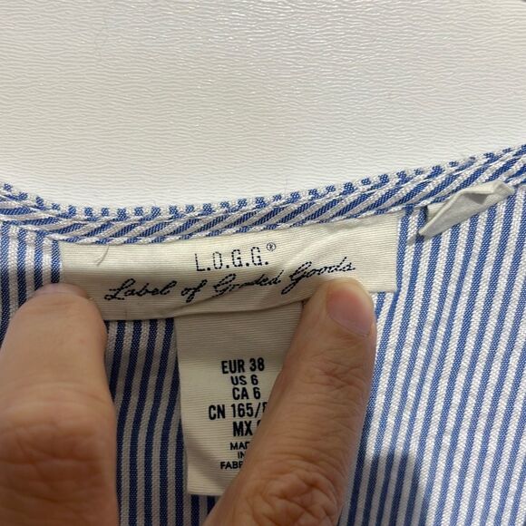 H&M L.O.G.G Women's Blue White Pinstripe Tie Sleeve V-Neck Blouse Size 6 - Picture 6 of 11